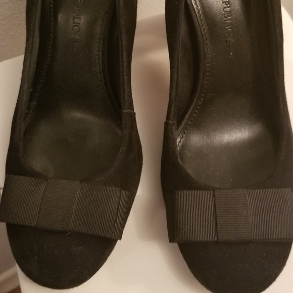 Suede pump - Picture 2 of 4